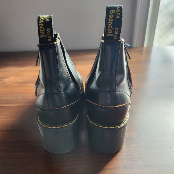 Dr. Martens ROMETTY II VINTAGE SMOOTH LEATHER CHELSEA BOOTS - Picture 8 of 9